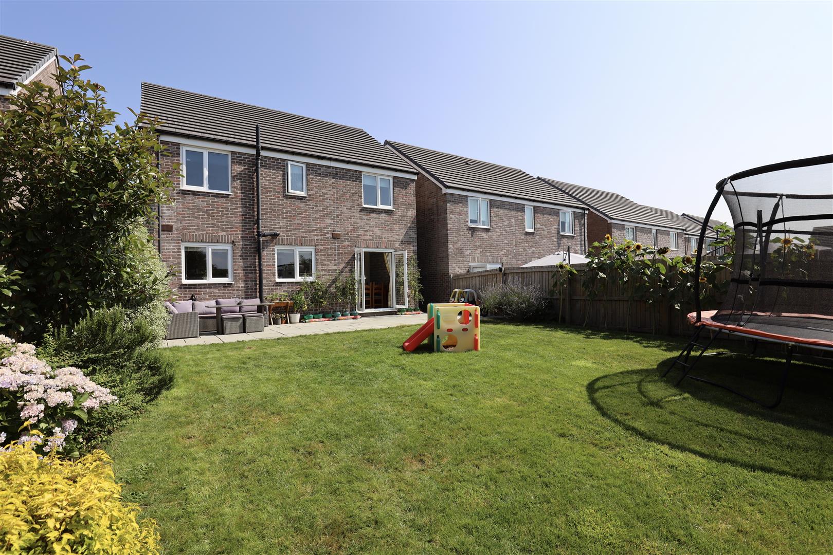 7 Plasnewydd Walk, Llantwit Major, Vale of Glamorgan, CF61 2YW